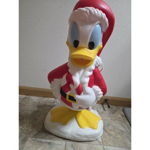 2025 RARE Disney Donald Duck As Santa Claus Lighted Blow Mold Wal-Mart EXCLUSIVE - Picture 1 of 5